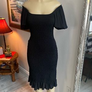 ▪️▪️BLACK OFF SHOULDER SMOCKED BODY-CON SQUARE NECK DRESS▪️▪️
